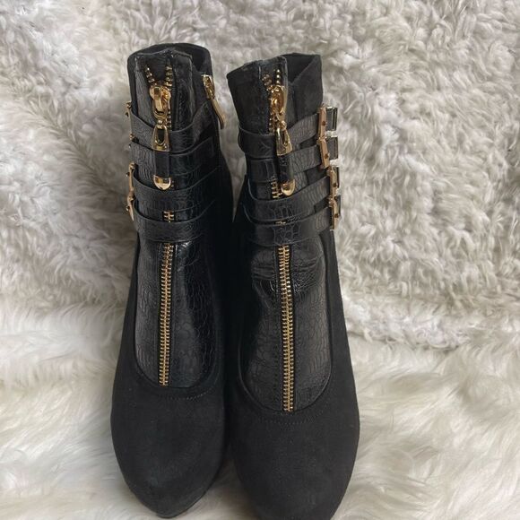 Bebe synthetic suede & lizard print hidden platform heels gold tone buckles SZ8 - Picture 6 of 13